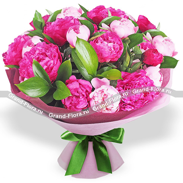 Малиновый пломбир - букет из розовых и малиновых пионов
