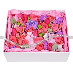 Весеннее утро - коробка с гортензией и тюльпанами