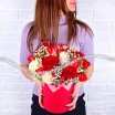 Шанель - коробка с белыми розами и тюльпанами 3