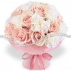 Аромат счастья - букет с розовыми розами и белыми гвоздиками 3