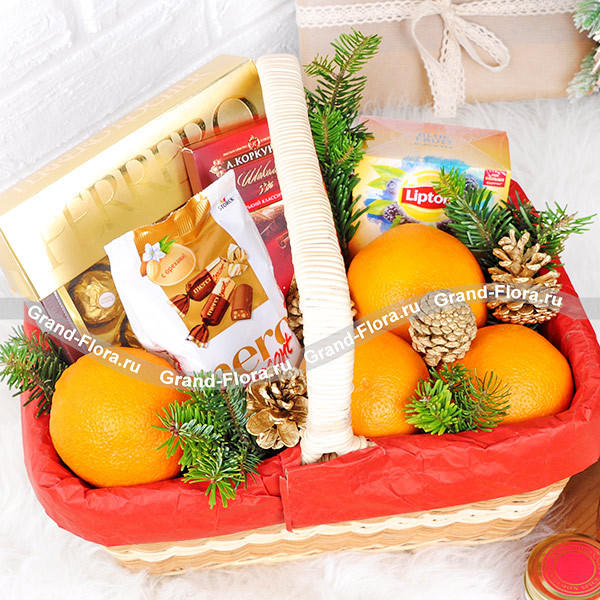 Новогоднее настроение - корзина с мандаринами и шоколадом