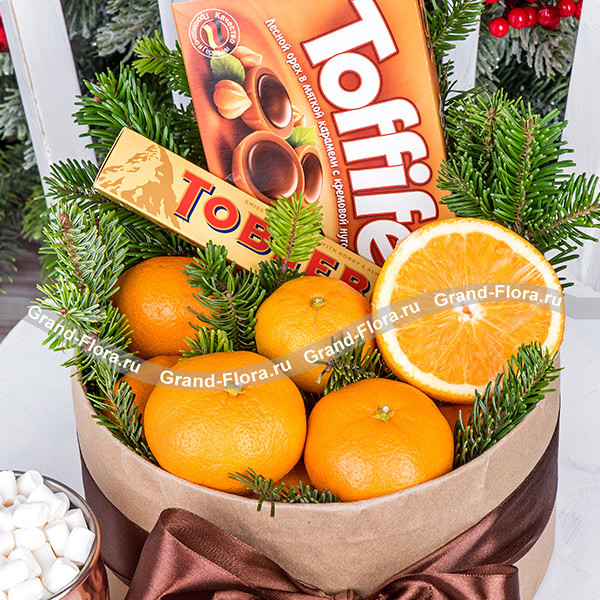 Праздничный блеск - коробка с шоколадом и апельсинами