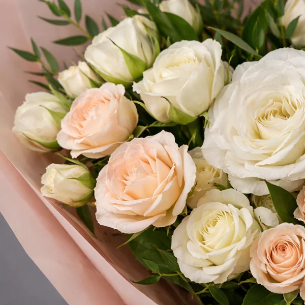 Моей лучшей - нежный букет из кустовых роз 