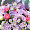 Цветочное счастье-корзинка из хризантем и кустовых роз 2