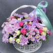 Цветочное счастье-корзинка из хризантем и кустовых роз 3