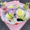 Видео обзор букета Любовь в моем сердце - букет из хризантем, эустом и роз