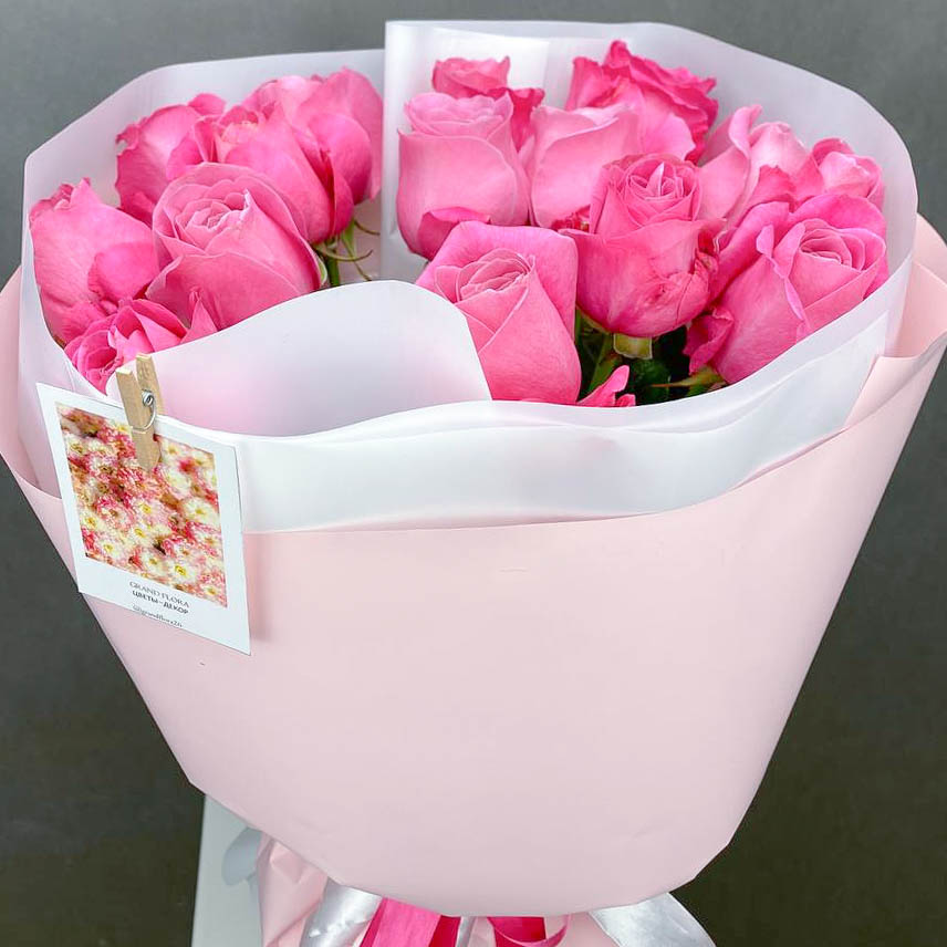 Сюрприз для Барби – букет из розовых роз