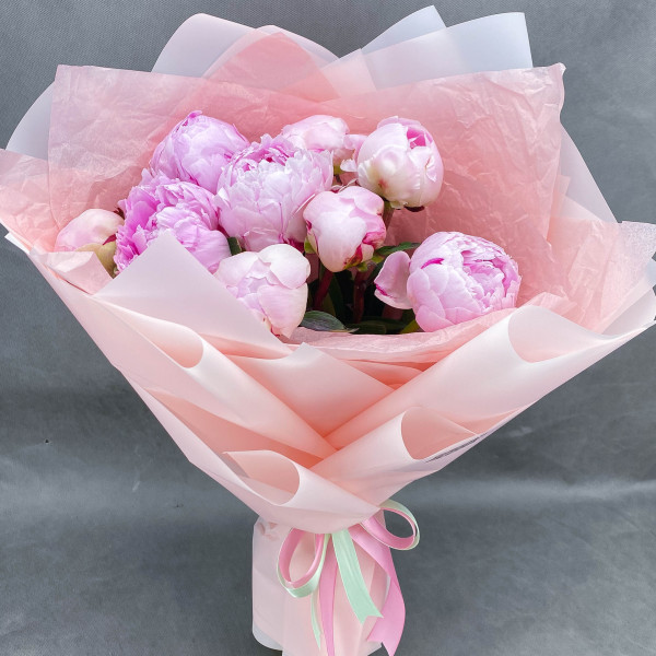 Летняя нежность – букет из розовых пионов