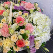 Расцветай- корзина из кустовых хризантем, роз и эустом 2